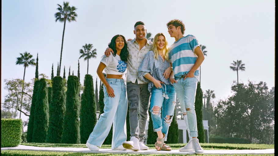 American Eagle Debuts Spring '22 Members Always Campaign, Emphasizing  Community Through Boundless Experiences For Everyone - AEO-Inc