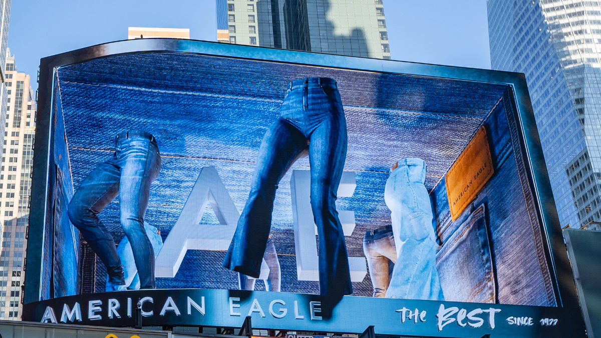 This American Eagle Ad Campaign Features Models With Various Disabilities  And Chronic Illnesses
